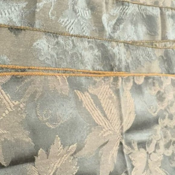 Set of 4 Cloth Dinner Napkins Green with Grape Vine Design 16” Square  Beautiful - Picture 6 of 6